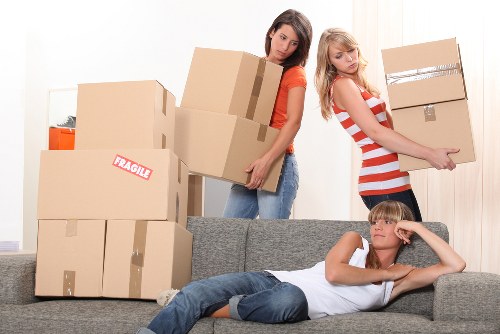 Removalist professionals assisting with a relocation in Caulfield North